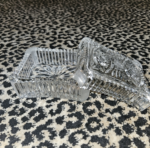 Elegant Crystal Decorative Box - Picture 3 of 4